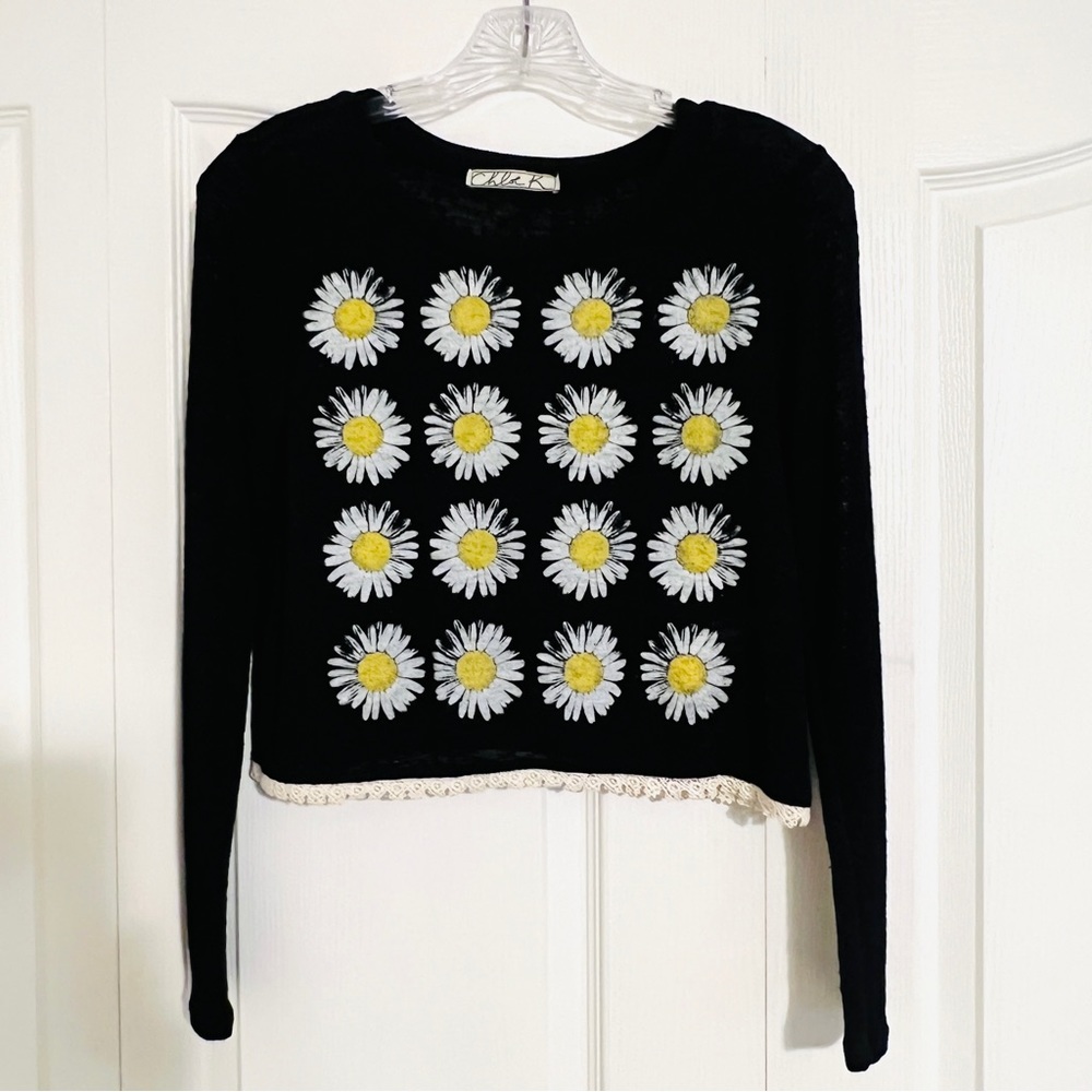 Chloe K Daisy Rayon Long Sleeve Small White Yellow Daisies Sweater Crop Top - Picture 2 of 10